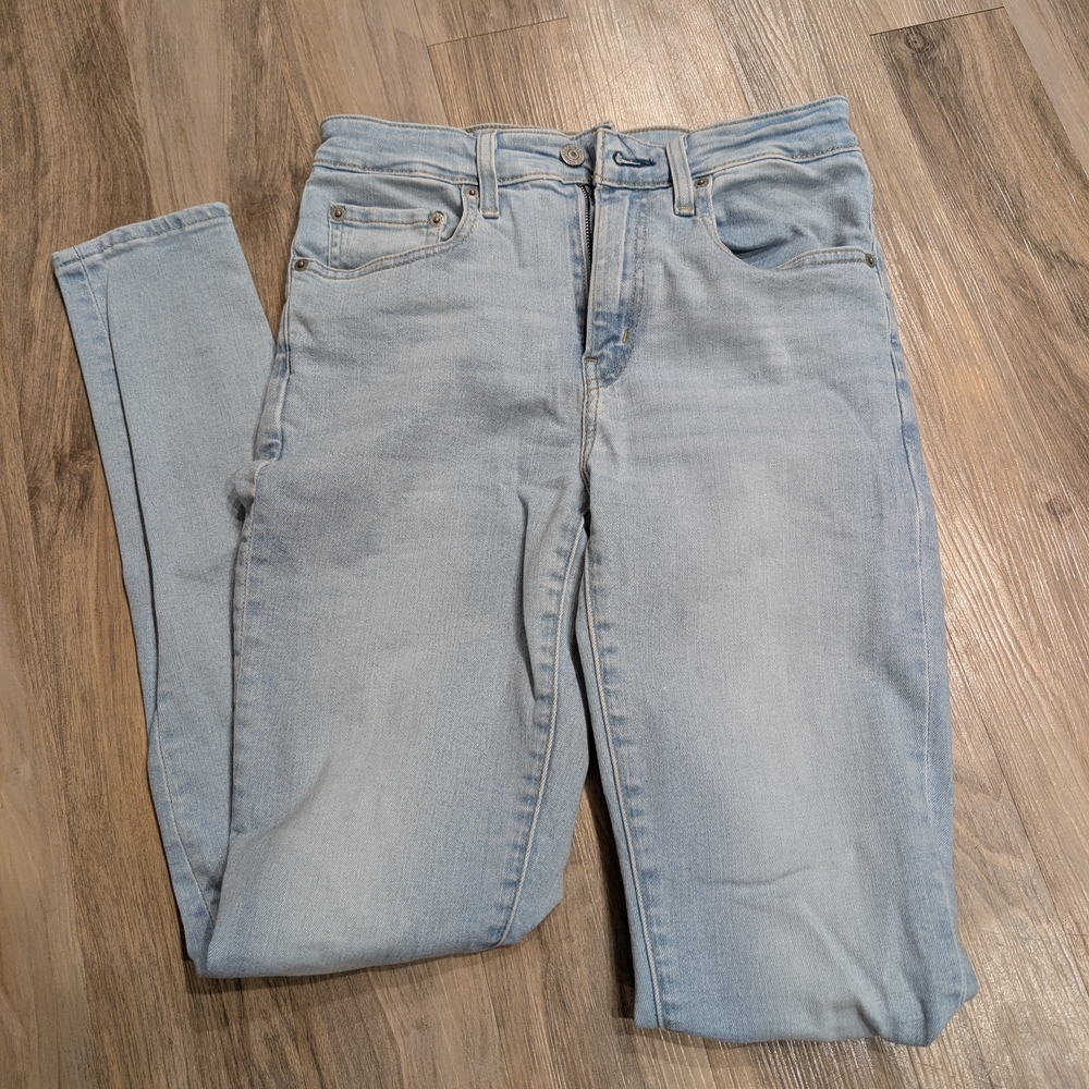 Levi's 721 High-Rise Light Blue Skinny Jeans